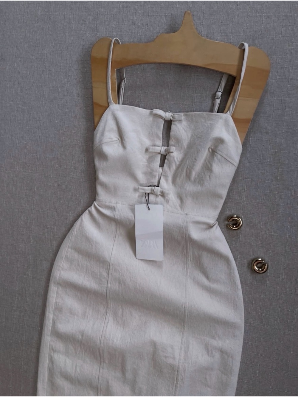Zara Cream Maxi Dress with Front Tie Straps - Picture 3 of 10